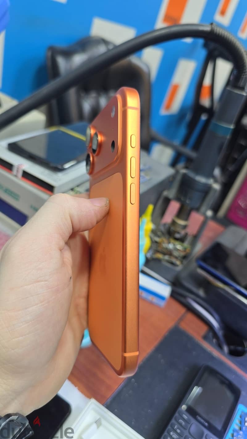 Apple - iPhone 17 Pro Max 4