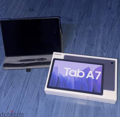 Galaxy Tab A7 بحالة ممتازة + القلم والعلبة والجراب