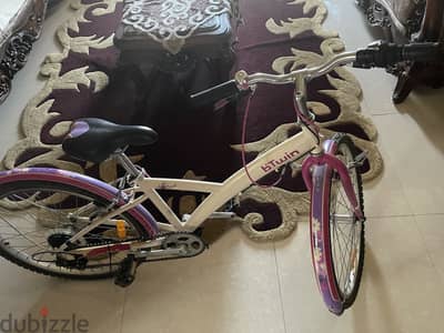 عجلة مستورة بحالة ممتازة