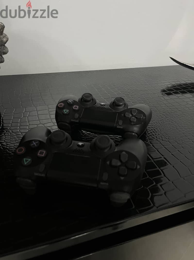 playstation 4 slim (ps4 slim) used 1