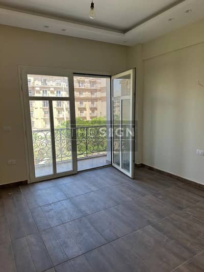 An apartment for rent Hyde Park compound,