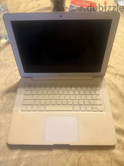 ماك بوك Apple MacBook A1342 بحالة ممتازة - هارد SSD سريع جداً