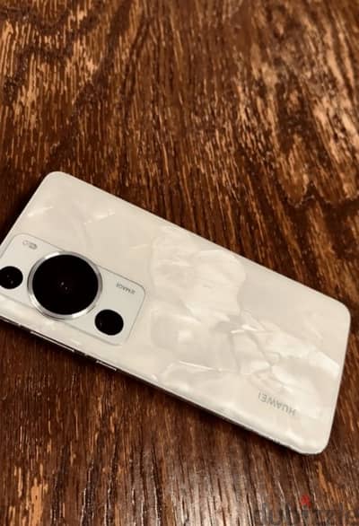 Huawei P60 Pro with box