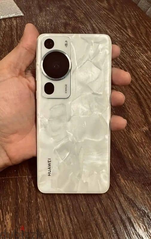 Huawei P60 Pro with box 1