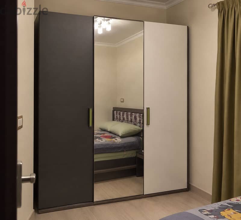 In & out bedroom 2