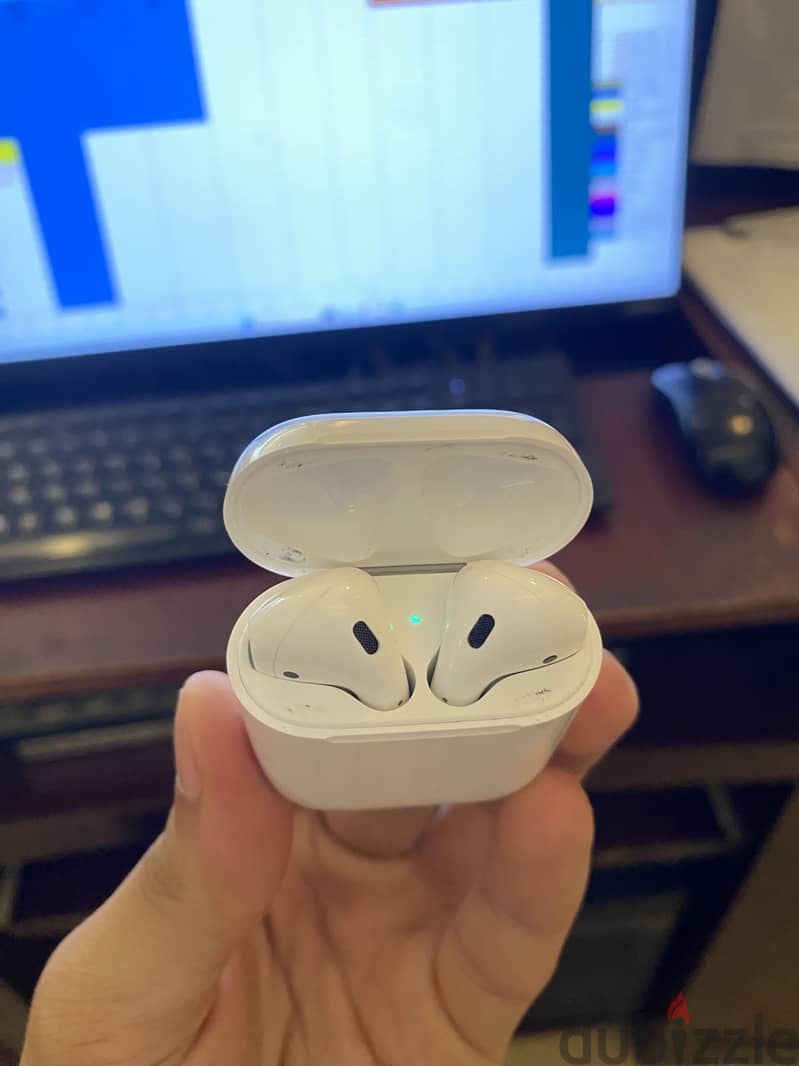 Apple AirPods 2n Gen 3