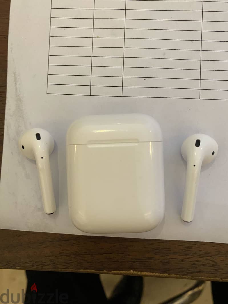 Apple AirPods 2n Gen 4