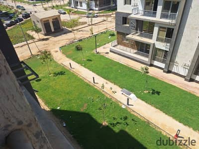 شقه مميزه للايجار في كمبوند جنه اكتوبر فيو لاند سكيب