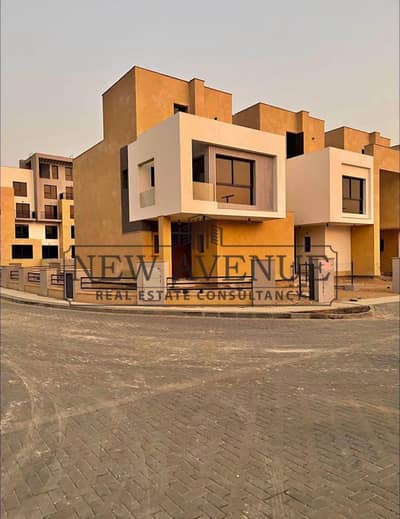 Ready To Move and  Fully Finished Town House Middle With Very Large Garden for Sale in Zed East