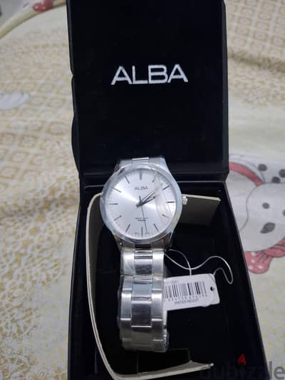 ساعة  Alba