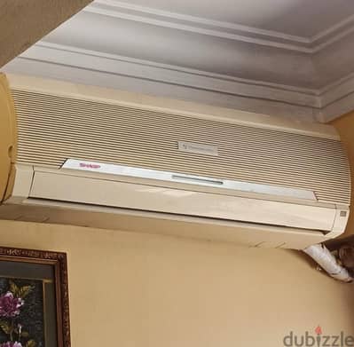 Carrier roof air conditioning