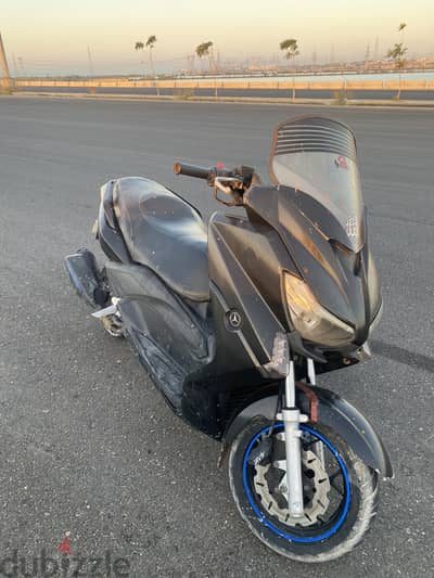 Nmaxسكوتر