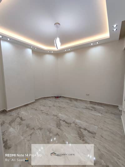 Residential - Administrative Available Video Apartment Front Middle 106 meters - Gardens of Al-Ahram - The second old gate - Area and - A few steps to the gate next to all services