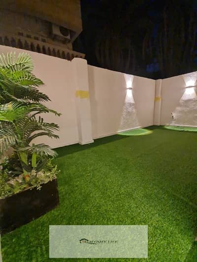 For sale in Al-Ahram Gardens next to the fourth gate - Mina Street, main city mosque area (A) on a paved street next to the gate, 125 square meter apartment in excellent condition, ground floor