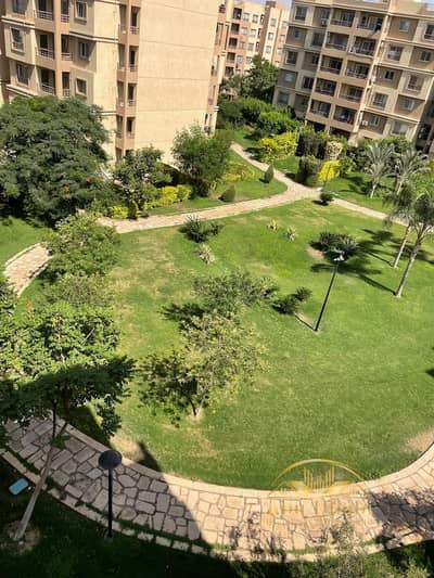175 sqm apartment for rent in Madinaty (B6), overlooking a wide garden and situated directly in front of South Park.