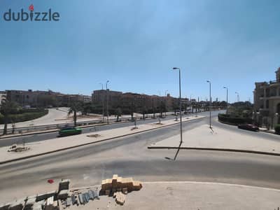 A distinctive view in the eighth district of Sheikh Zayed in a new building, an apartment of 190 meters with an elevator
