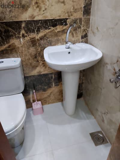  Spacious upscale housing opportunity and double ideal area! A spacious double studio divided into two parts to give you complete privacy and comfort as if you were in independence, in the heart of the second neighborhood (Neighborhood 7) and behind Nawal University — a first-class strategic and service-oriented location! Property features: Excellent double area Ground floor