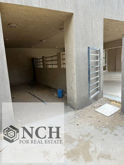 **Code Sqs56 | Spacious Garden Apartment for Sale in The Square**  An excellent opportunity to own a spacious **177 sqm garden apartment in The Square