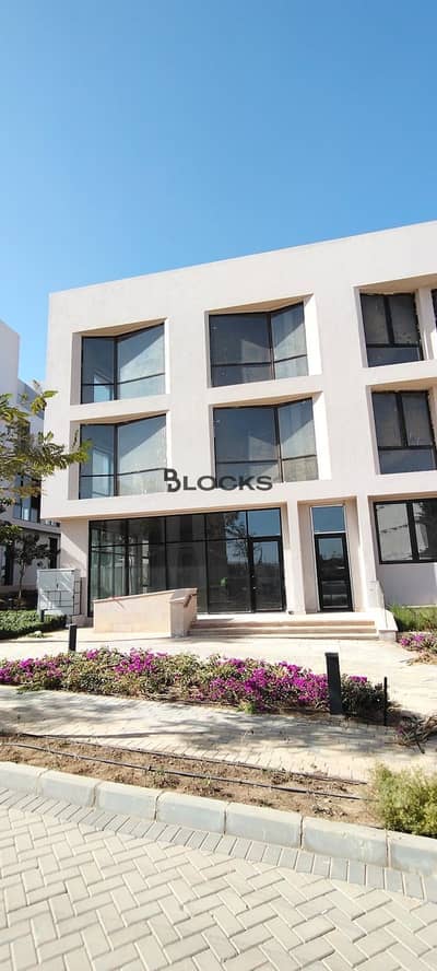 office for rent in O  west