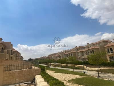 Middle Townhouse for Sale in La Vista City