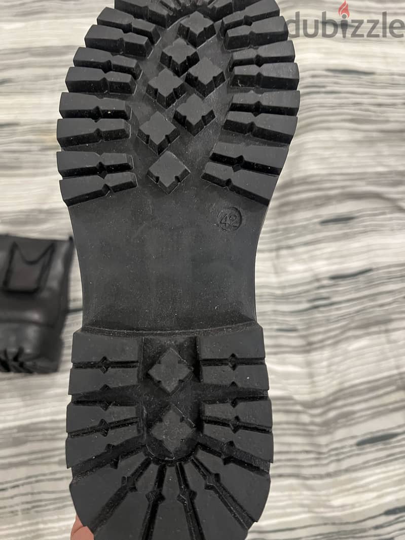 New safety boots size 42 2