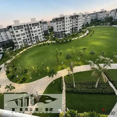 For Sale | Apartment 116m in B10 Madinaty in an exceptional location opposite the club and All Seasons Mall. An excellent investment and residential opportunity for a quick sale in one of the most upscale and integrated areas of Madinaty (B10).