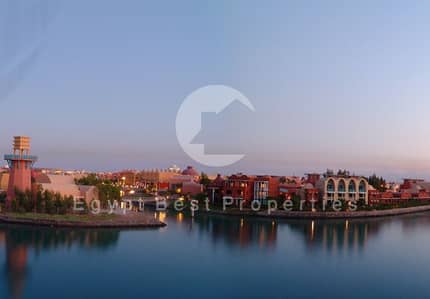 شاليه متشطب بالكامل للبيع فى موقع متميز فى الجونه البحر الاحمر بالتقسيط على 6 سنوات باقل مقدم واطول فتره سداد من تطوير اوراسكوم