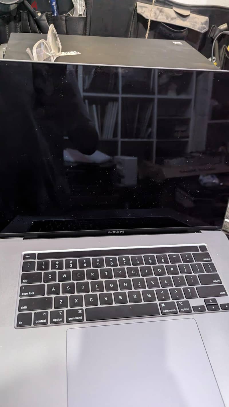 MacBook Pro 16" (2019) 2