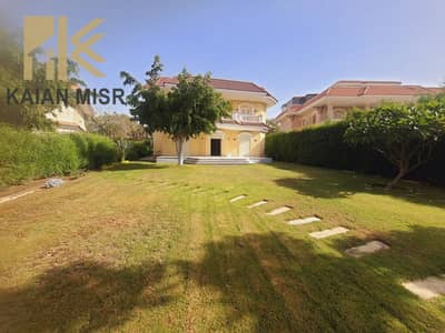 A distinguished villa for rent in the finest compound in Al Sherouk, May Fair, ready for immediate delivery.