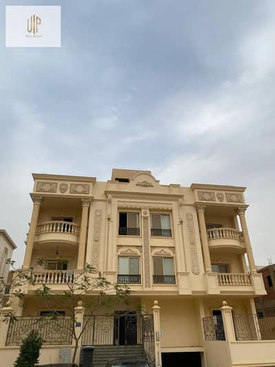 Apartment for sale in Al-Qarnfal, Villas, New Cairo, second ring of the southern nineties, super lux finishing, garden view