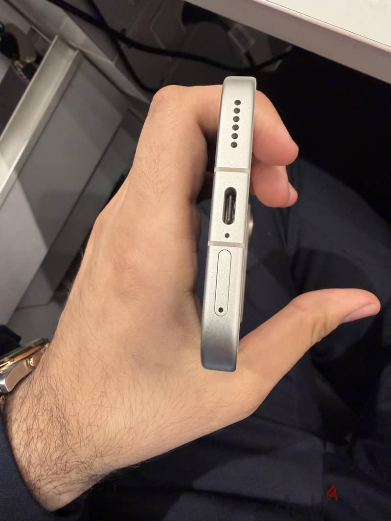 Honor 600 4