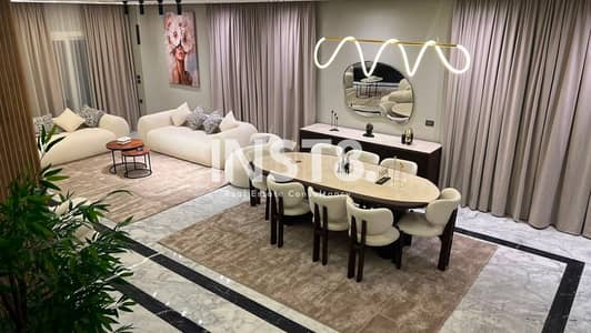 Luxury Villa with Private Pool| 450m in Hyde Park