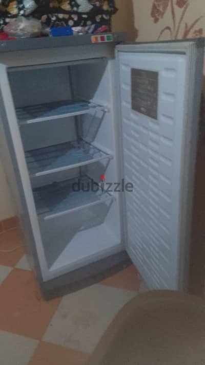 ديب فريزر الاسكا ٤ درج بحالة ممتازة