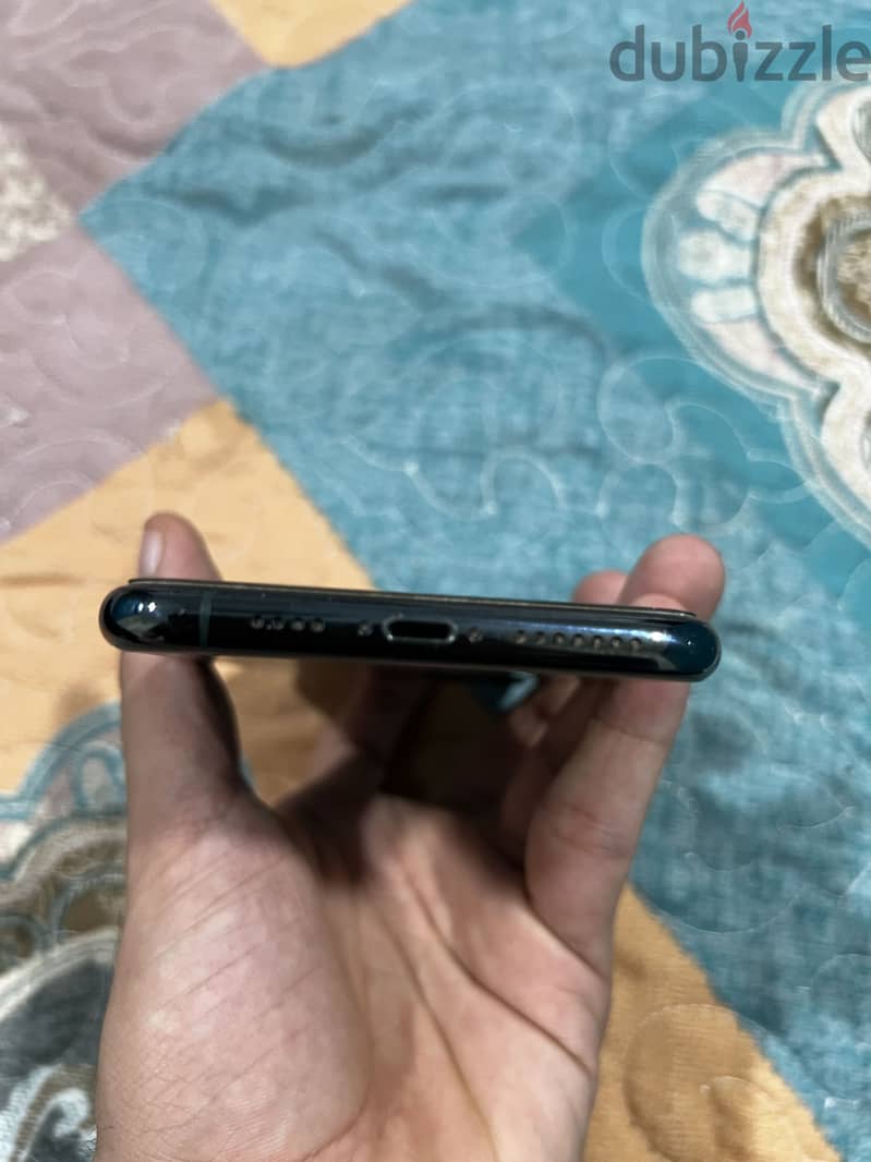 Apple - iPhone 11 Pro Max 4