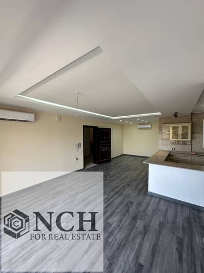 **Unique Apartment for Sale in Hyde Park | Ultra Super Lux**  A unique opportunity for sale in **Hyde Park**, an elegant apartment with an area of **156 square meters**, located on the **fourth floor**