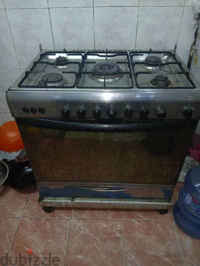 الاستاذ