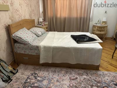 سرير مقاس ١٤٠