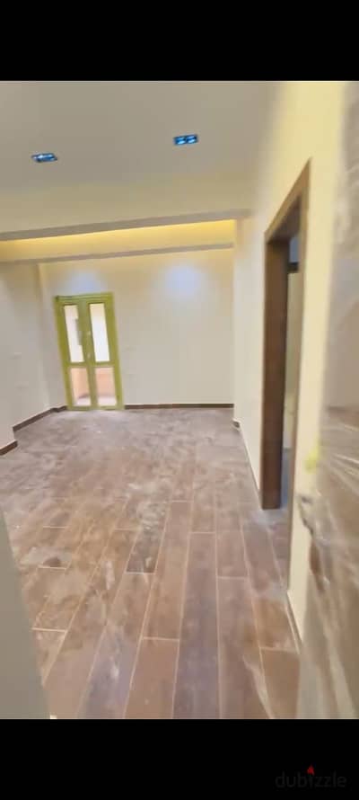 لقطة غرب سوميد | 190م Ultra Super Lux + حديقة | شارع رئيسي