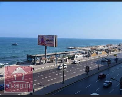 مقر اداري للايجار 300م ب كامب شيزار على البحر مباشرة