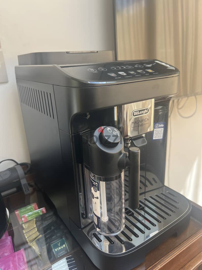 Delonghi Magnifica Automatic Coffee Machine 1