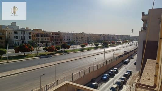 شقة للبيع في القرنفل – التجمع الخامس متشطبة سوبر لوكس  بالقرب من الرحاب و 90 و النائب العام