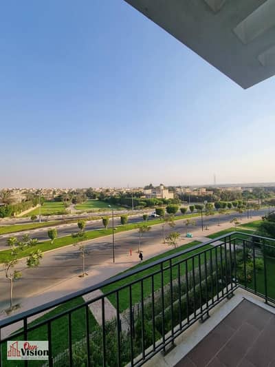 Appartment and penthouse for sale in westown Beverly hills  209m 3 beds + 3 baths , nanny’s room + toilet Ultra lux finishing   Master bedroom Jacuzzi