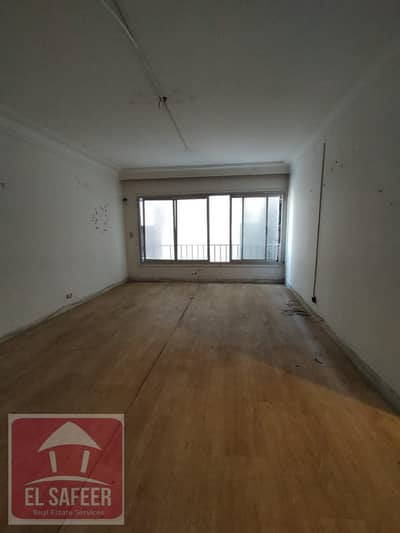 Office for rent 100m in Glem direct sea