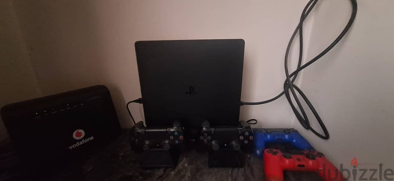 PS4 SLIM 4
