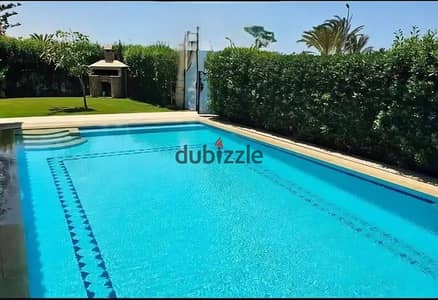 Luxury villa available for sale in Al Shorouk City (Al Shorouk 2 entrance) directly on the Suez Road, just minutes from Madinaty and Open Air Mall.