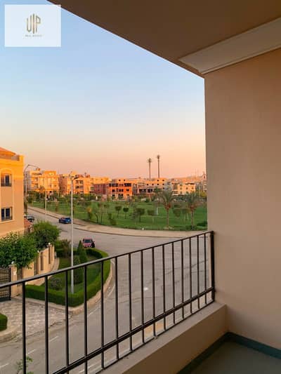 شقة مفروشة للإيجار – النرجس 5، التجمع الخامس  بالقرب من شارع التسعين الشمالي، الجامعة الأمريكية AUC، Point 90 Mall وCairo Festival City.
