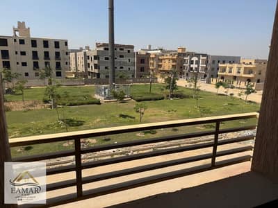 Urgent sale: 200m² apartment on the second floor of a villa in Al-Qaranful Villas.