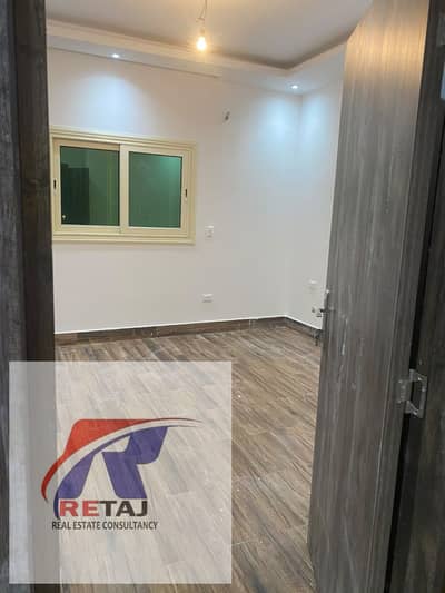 Apartment for rent (suitable for residential or administrative use) in New Cairo, Fifth Settlement (Sharq Al-Ta'min area), opposite the American
