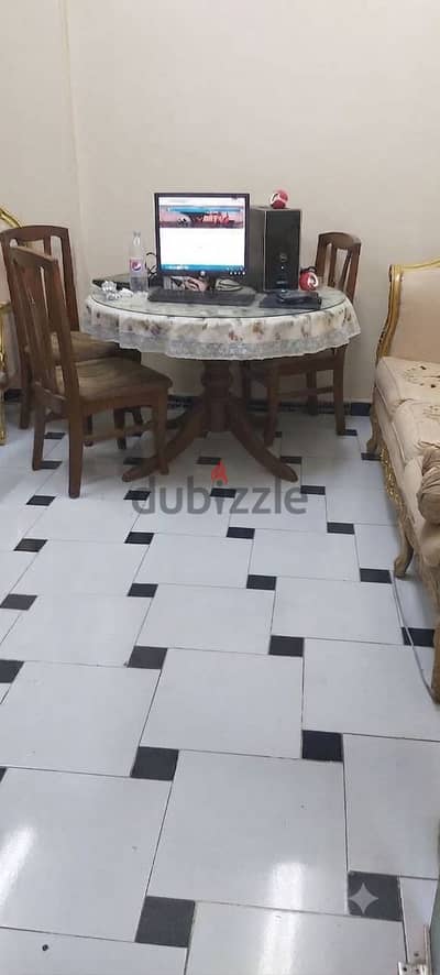 سفرة مستيديرة عمولة زان