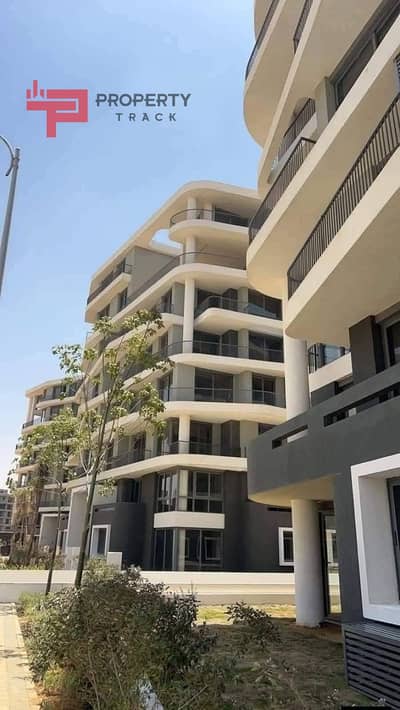 Two-room apartment for sale with a 50% discount in the finest compound on Axis R7 next to the Diplomatic Quarter in the New Administrative Capital